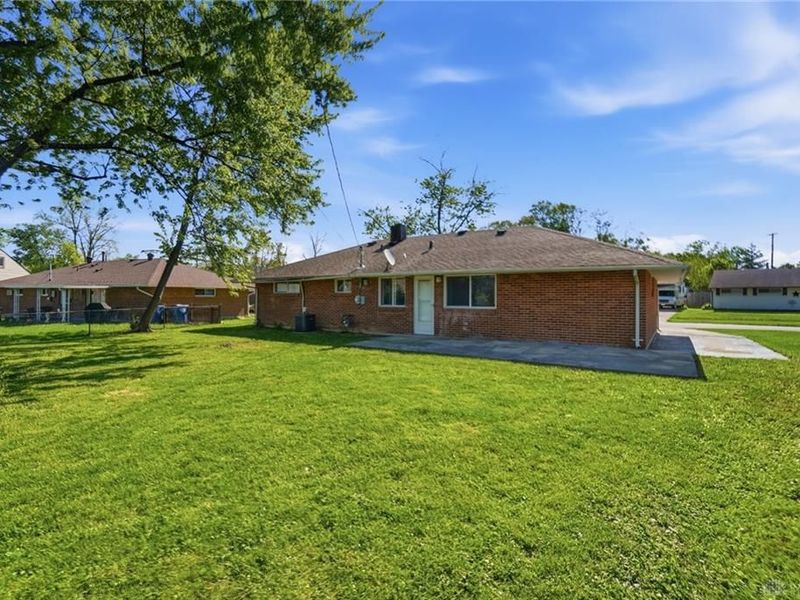 5717 Resik Drive, Huber Heights, OH 45424 Photo 32