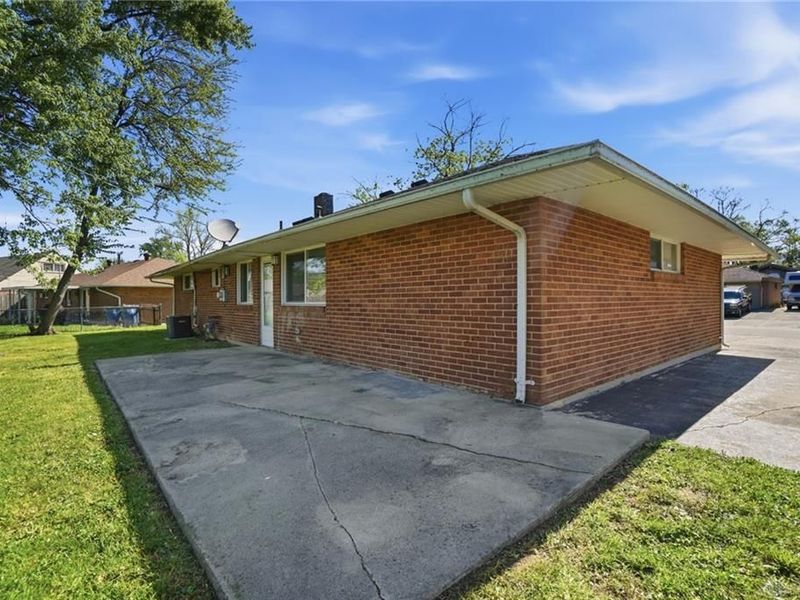 5717 Resik Drive, Huber Heights, OH 45424 Photo 36