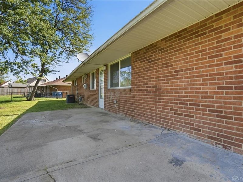 5717 Resik Drive, Huber Heights, OH 45424 Photo 37