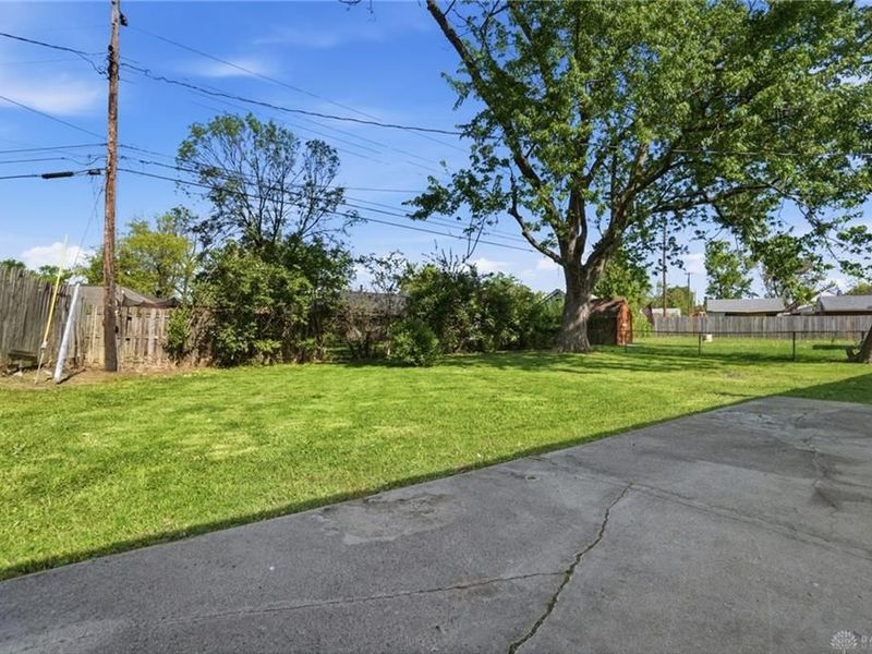 5717 Resik Drive, Huber Heights, OH 45424 Photo 38