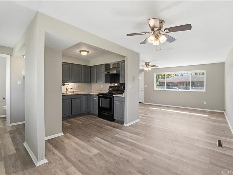 5717 Resik Drive, Huber Heights, OH 45424 Photo 9