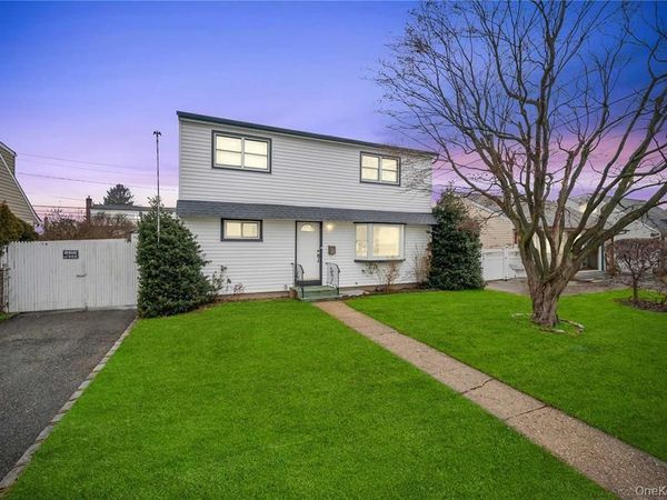 54 Ketcham Avenue , Hicksville, NY 11801