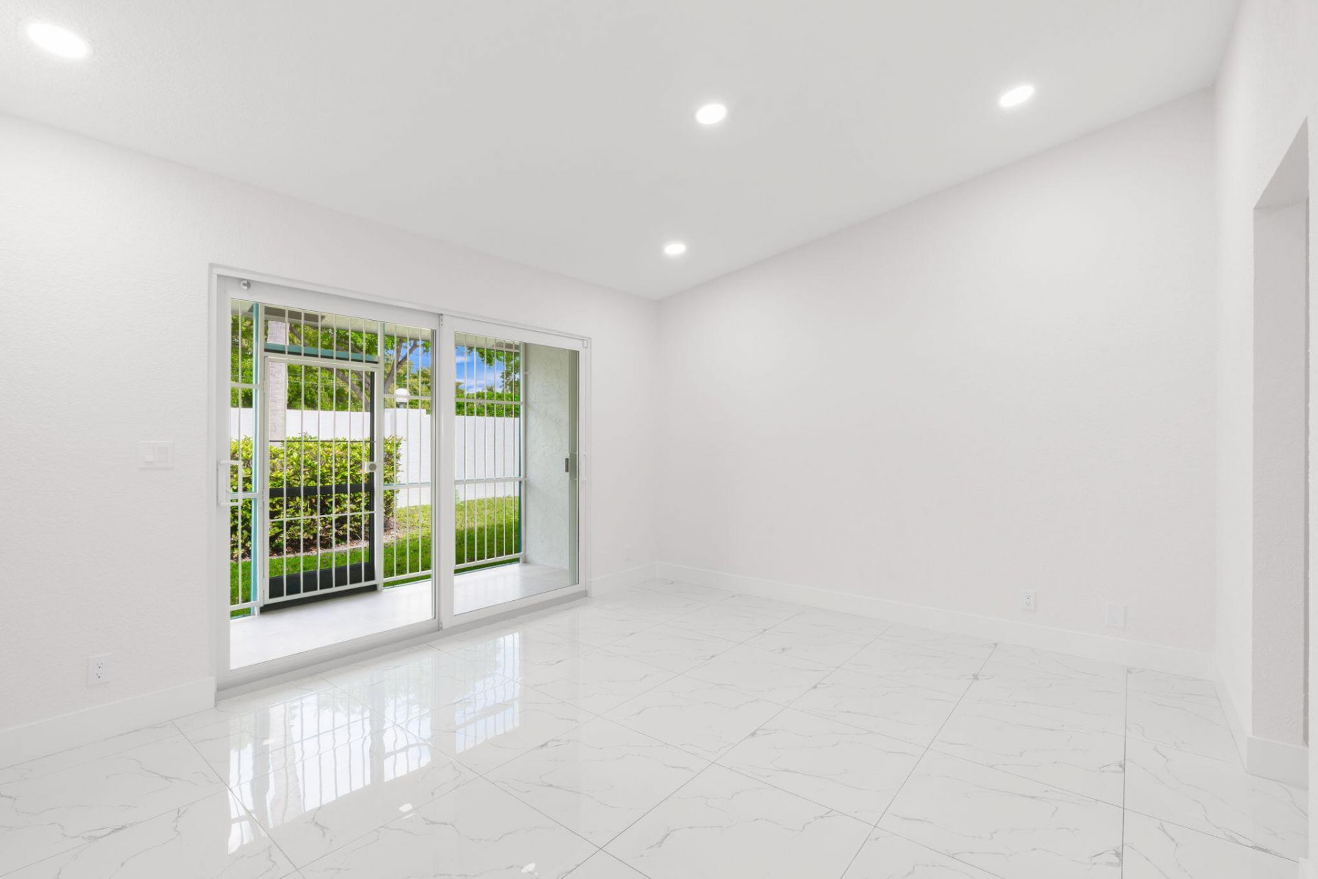 6702 N Pine Island Road, Unit 6702, Tamarac, FL 33321 Photo
