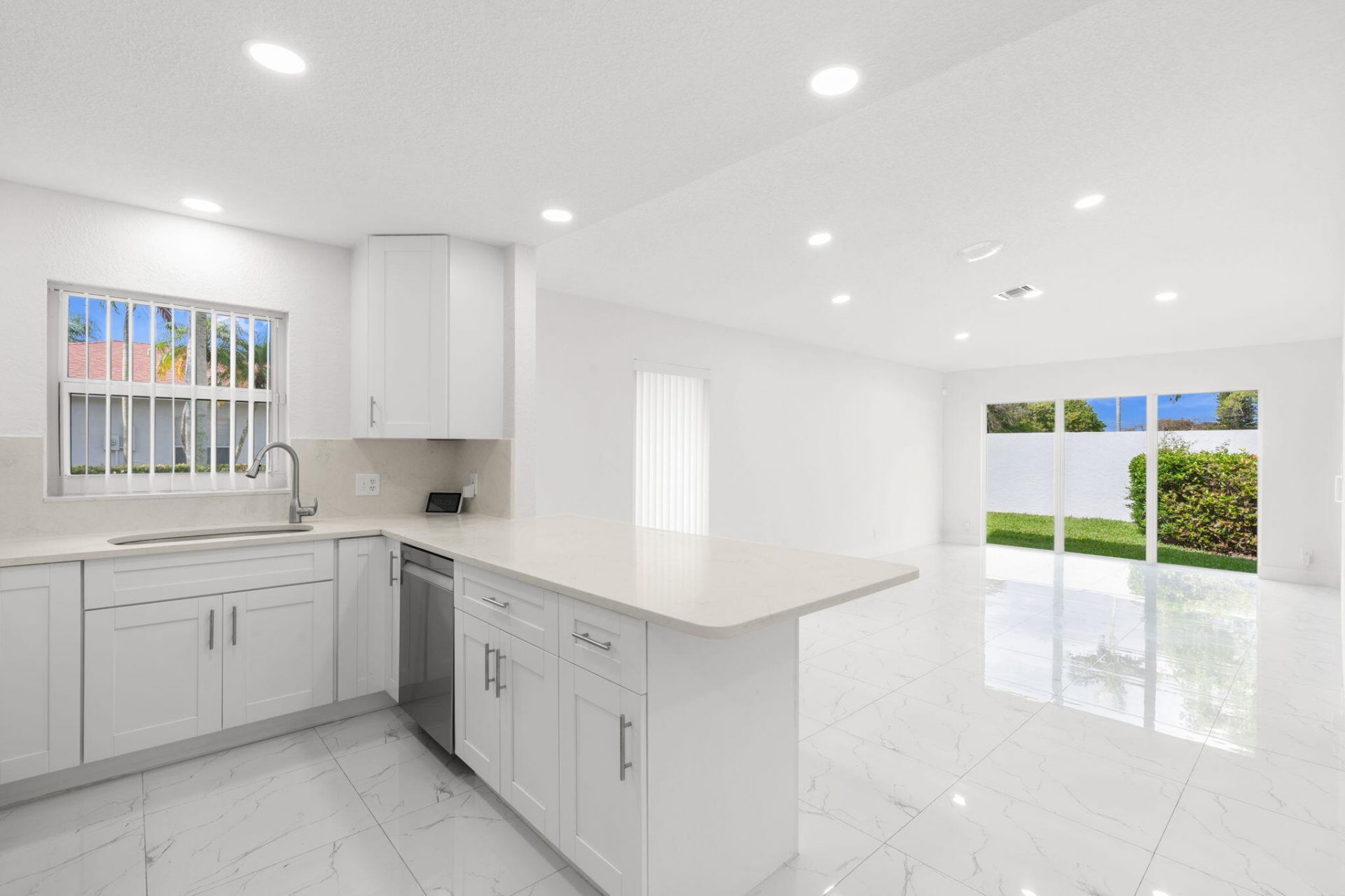 6702 N Pine Island Road, Unit 6702, Tamarac, FL 33321 Photo