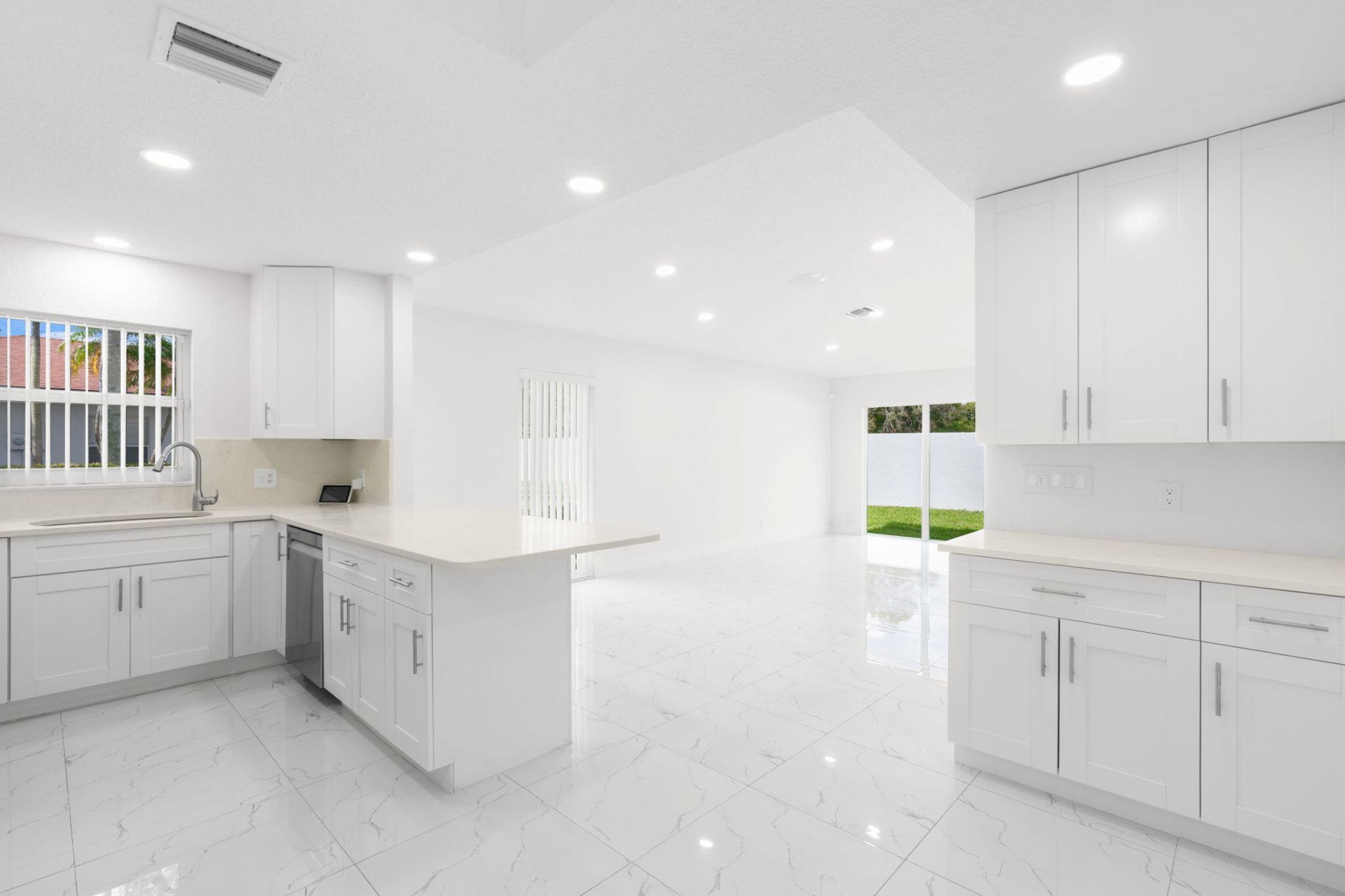 6702 N Pine Island Road, Unit 6702, Tamarac, FL 33321 Photo
