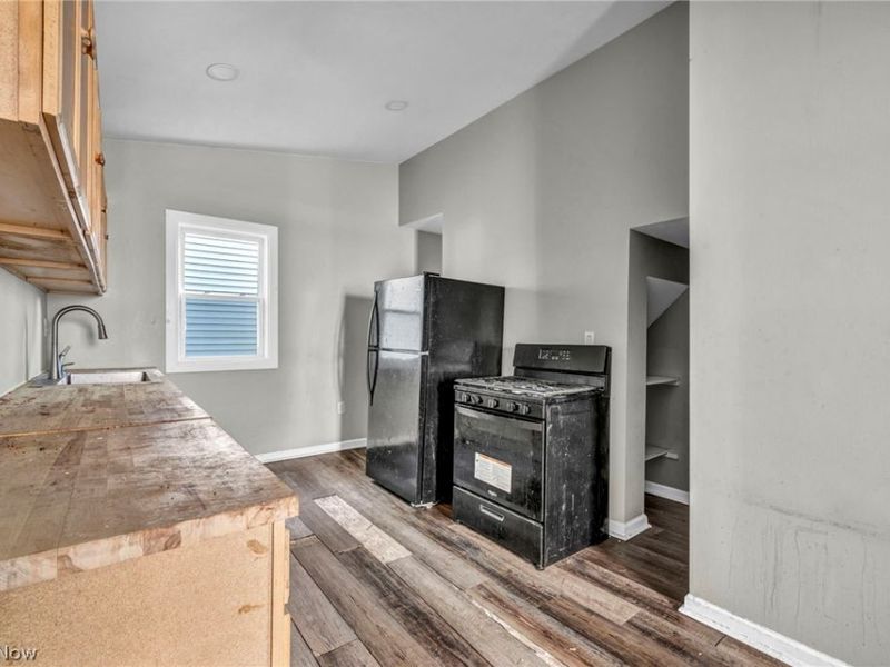 6900 Lawn Avenue, Cleveland, OH 44102 Photo 11