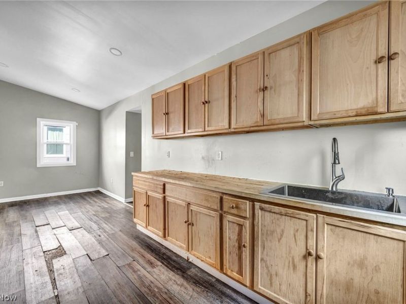 6900 Lawn Avenue, Cleveland, OH 44102 Photo 15