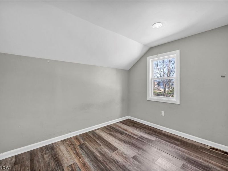 6900 Lawn Avenue, Cleveland, OH 44102 Photo 27