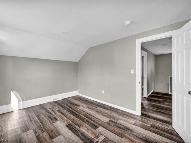 6900 Lawn Avenue, Cleveland, OH 44102 Photo 33