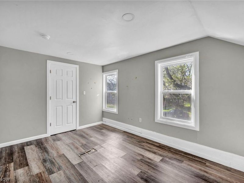 6900 Lawn Avenue, Cleveland, OH 44102 Photo 35