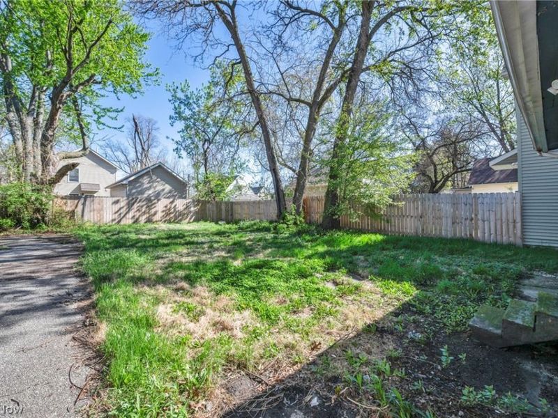 6900 Lawn Avenue, Cleveland, OH 44102 Photo 36