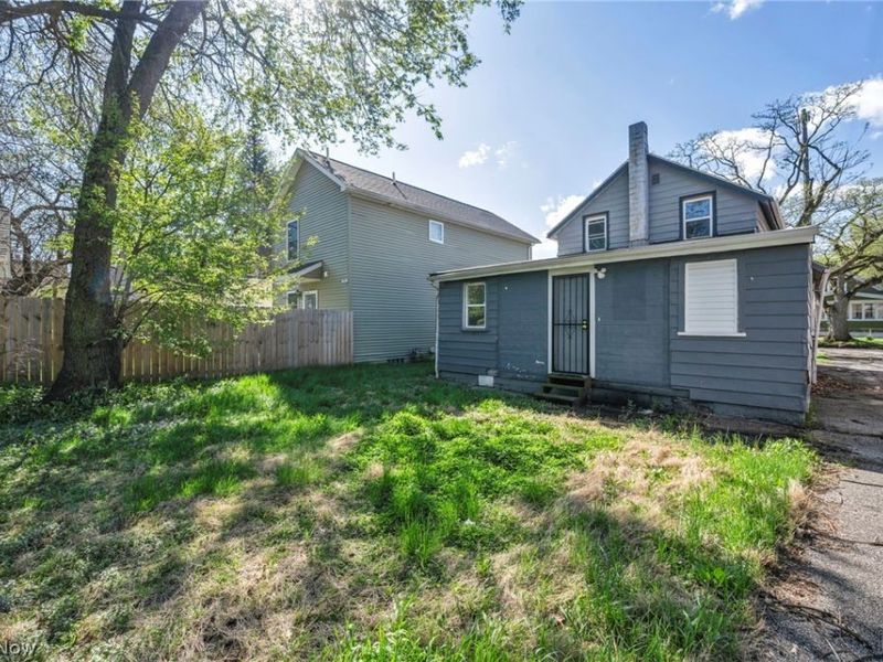 6900 Lawn Avenue, Cleveland, OH 44102 Photo 37