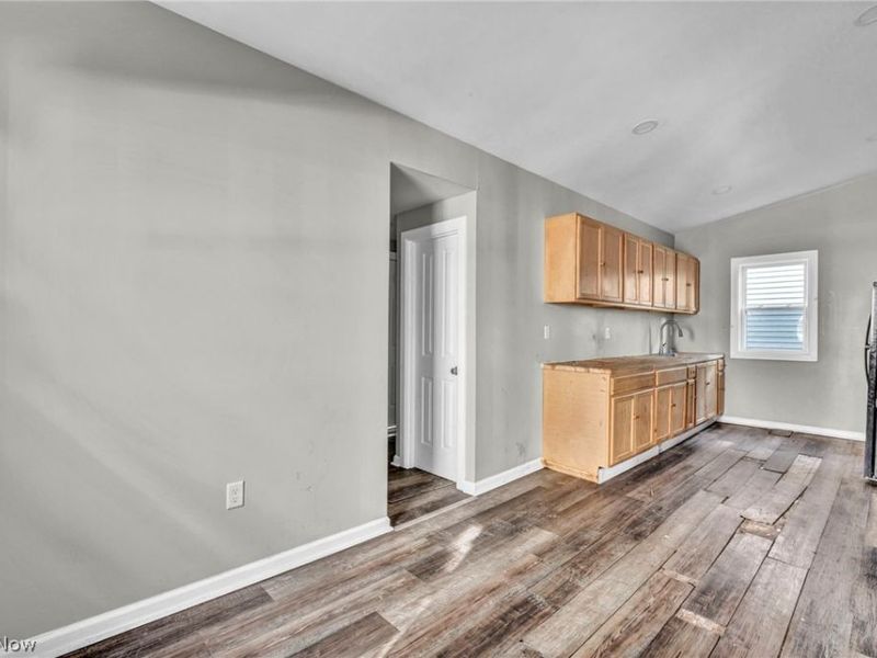 6900 Lawn Avenue, Cleveland, OH 44102 Photo 9