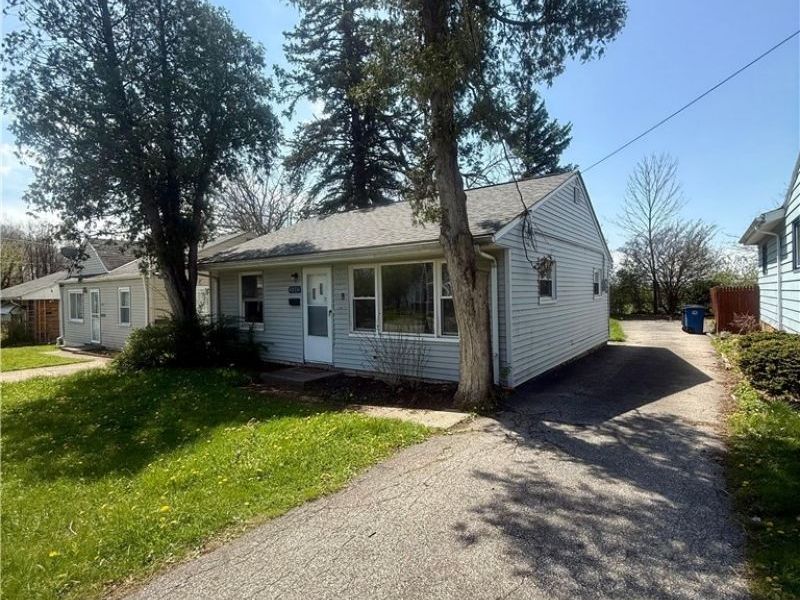 4816 E 173rd Street, Cleveland, OH 44128 Photo 3