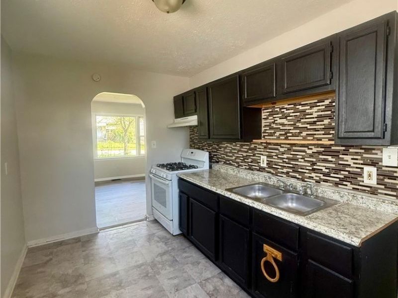 4816 E 173rd Street, Cleveland, OH 44128 Photo 9