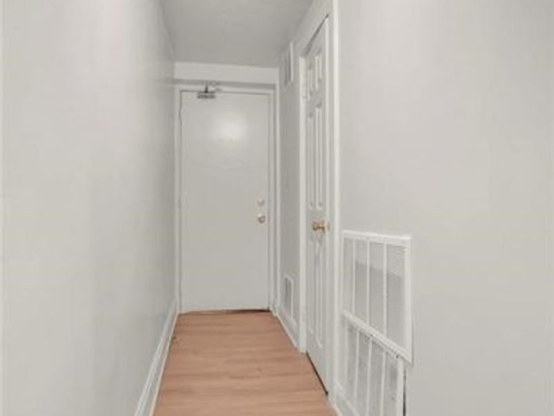 317 E 156th Street , Unit 4, Cleveland, OH 44110 Photo 2