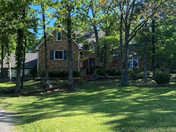 5960 Rolling Oaks Lane , Muskogee, OK 74401