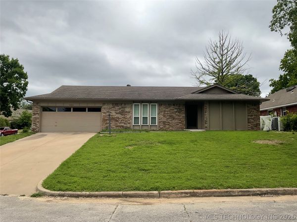 8320 E 56th Place , Tulsa, OK 74145