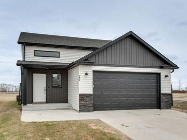 7052 Benji Lane, Horace, ND 58047