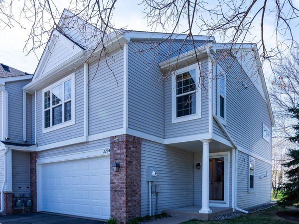 2204 Saint Johns Circle, Woodbury, MN 55129