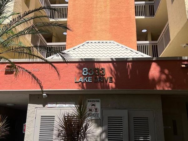 8333 Lake Dr , Unit 101, Doral, FL 33166