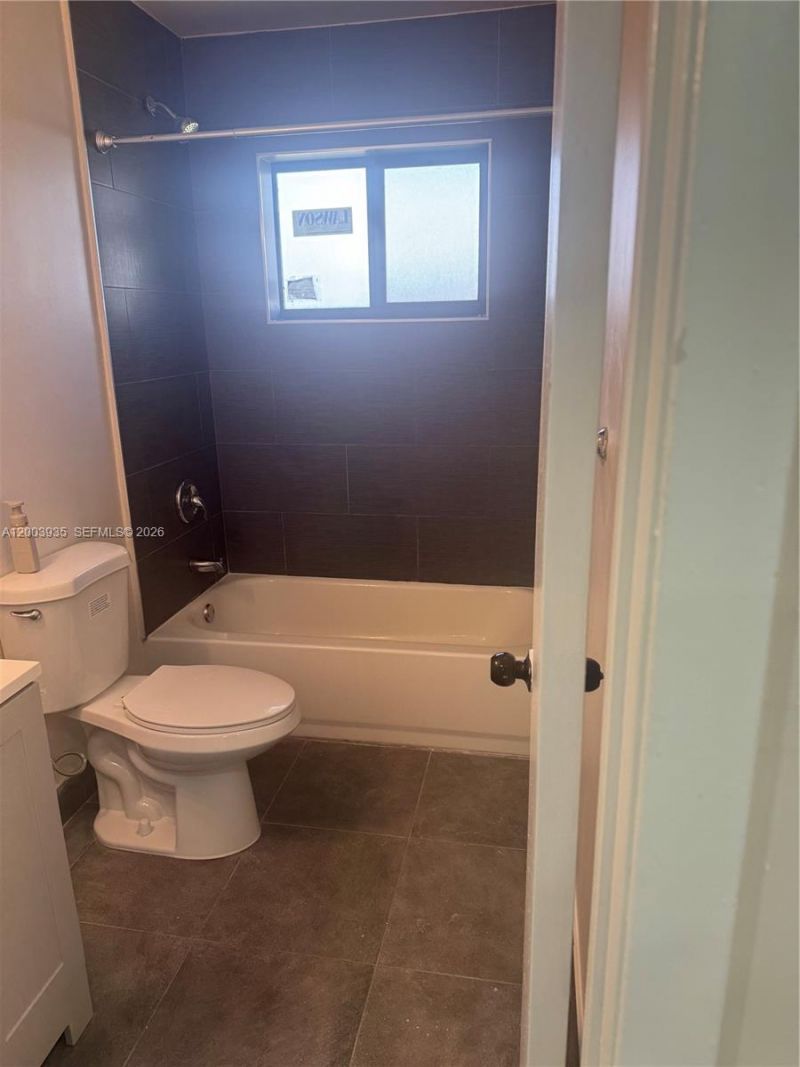 6901 Pembroke Rd, Unit 1, Pembroke Pines, FL 33023 Photo