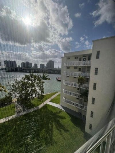 2861 Leonard Dr, Unit F514, Aventura, FL 33160 Photo