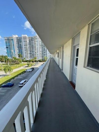 2861 Leonard Dr, Unit F514, Aventura, FL 33160 Photo