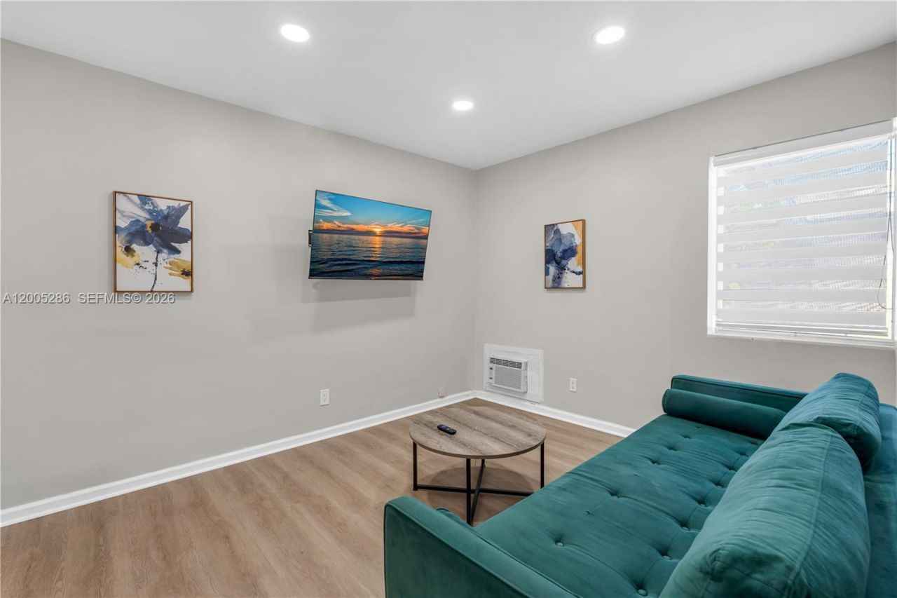 10006 E Bay Harbor Dr, Unit 15, Bay Harbor Islands, FL 33154 Photo
