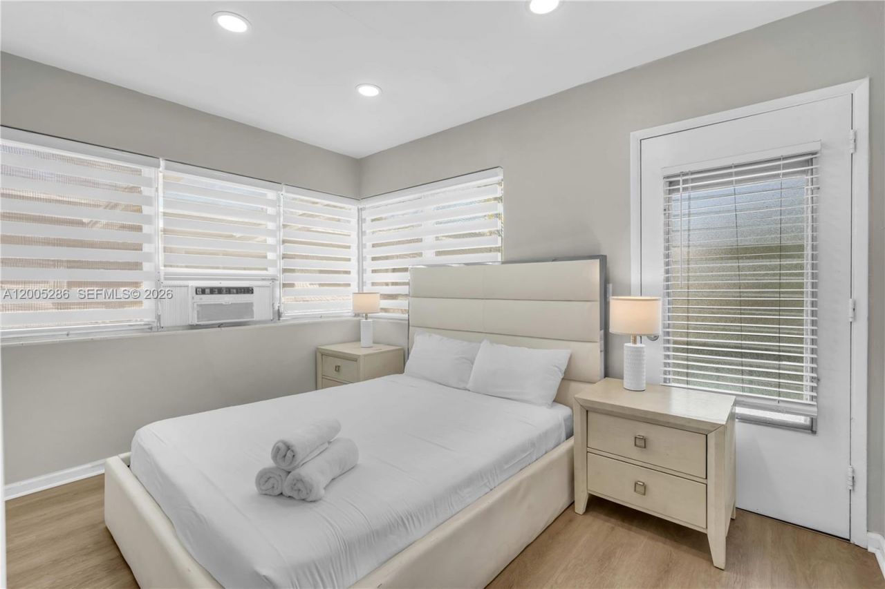 10006 E Bay Harbor Dr, Unit 15, Bay Harbor Islands, FL 33154 Photo