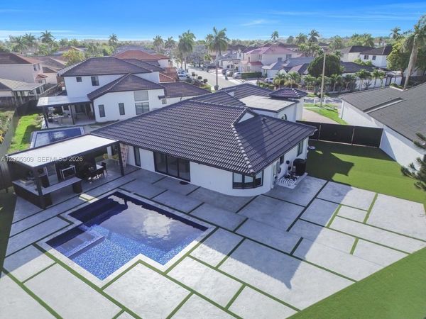 990 NW 131st Ave , Miami, FL 33182