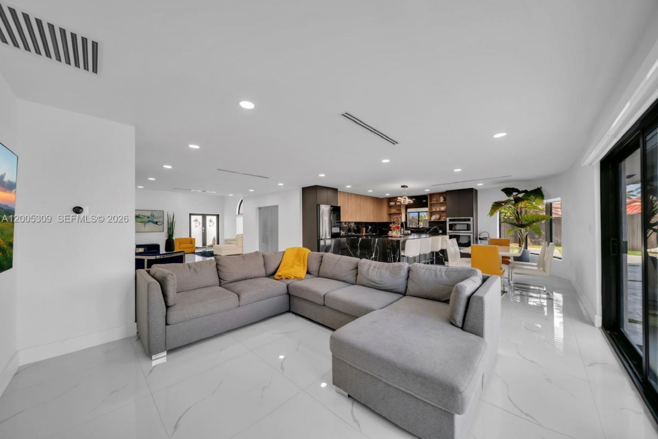 990 NW 131st Ave , Miami, FL 33182 Photo