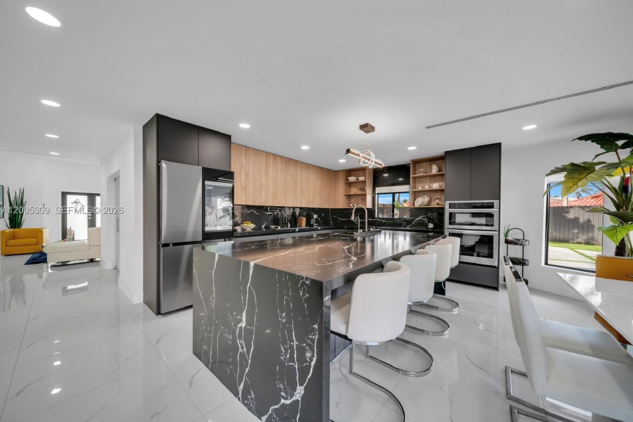 990 NW 131st Ave , Miami, FL 33182 Photo