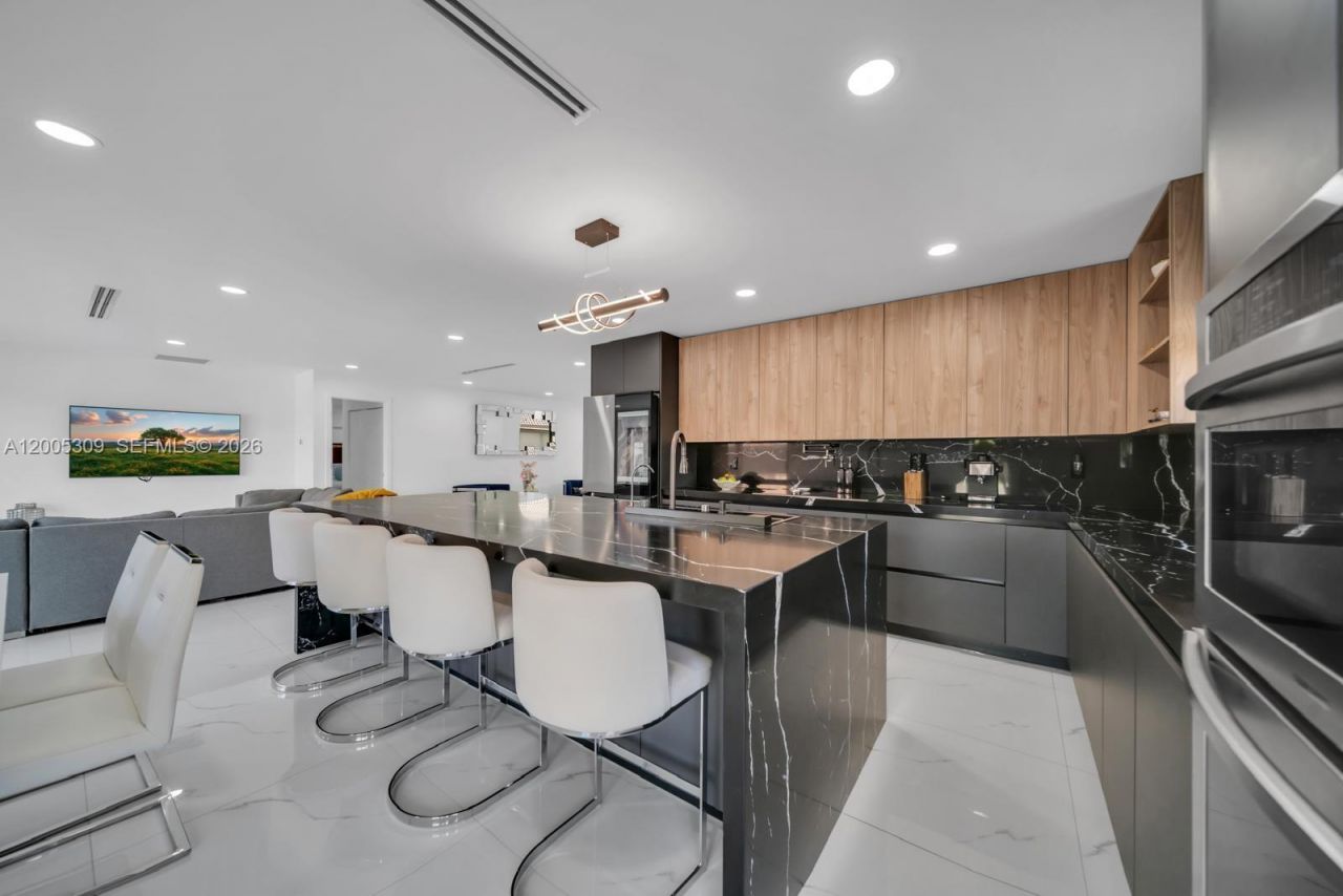 990 NW 131st Ave , Miami, FL 33182 Photo