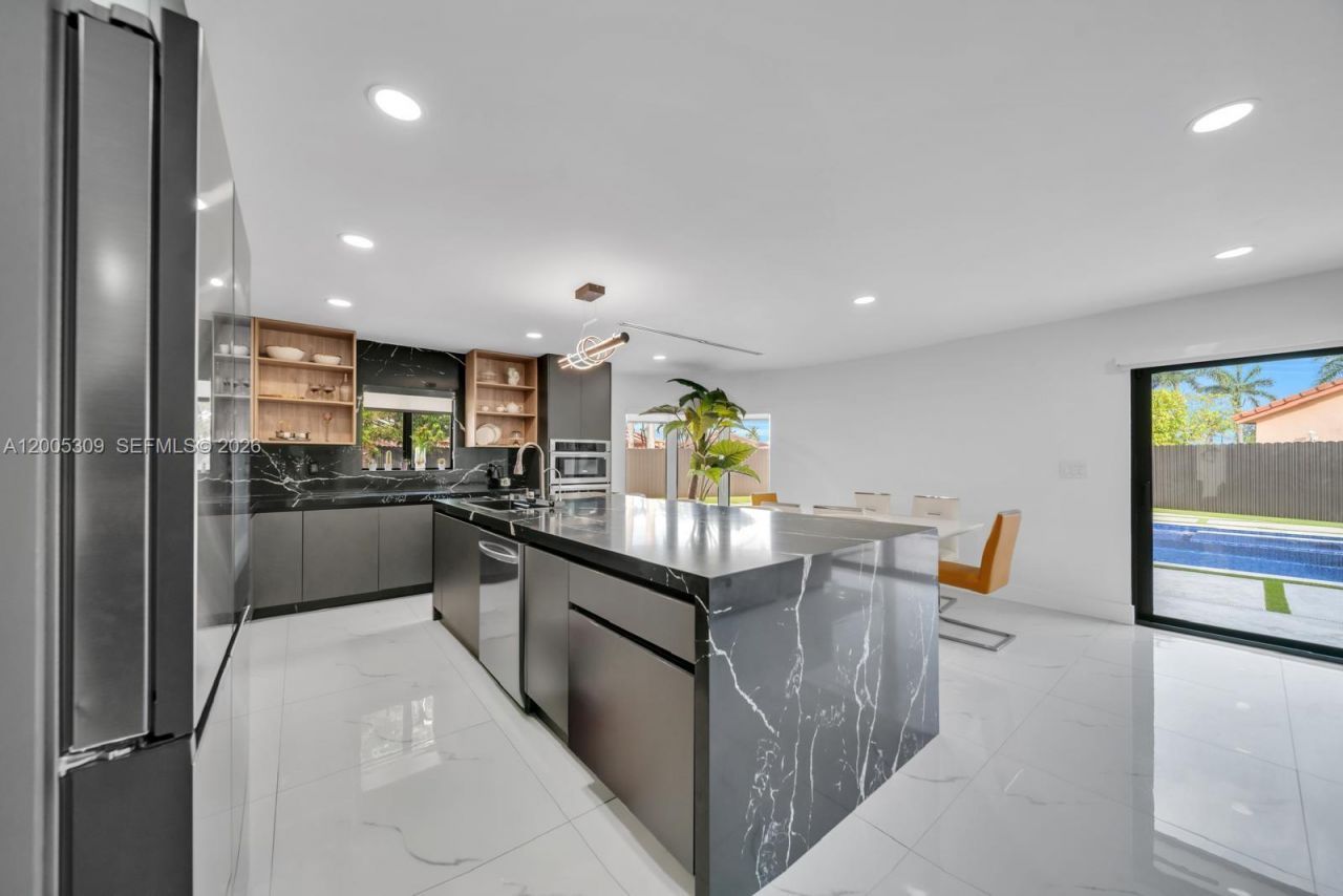 990 NW 131st Ave , Miami, FL 33182 Photo