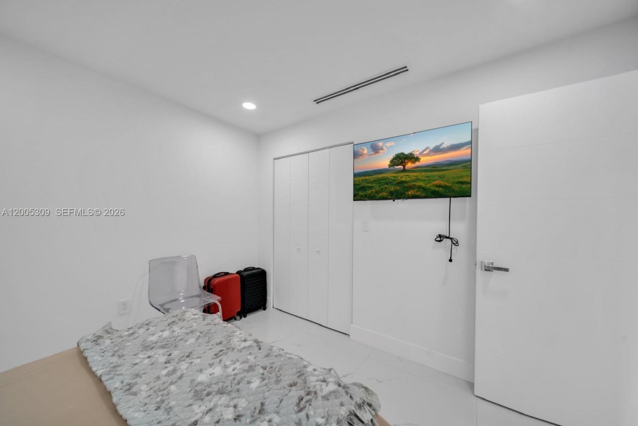 990 NW 131st Ave , Miami, FL 33182 Photo