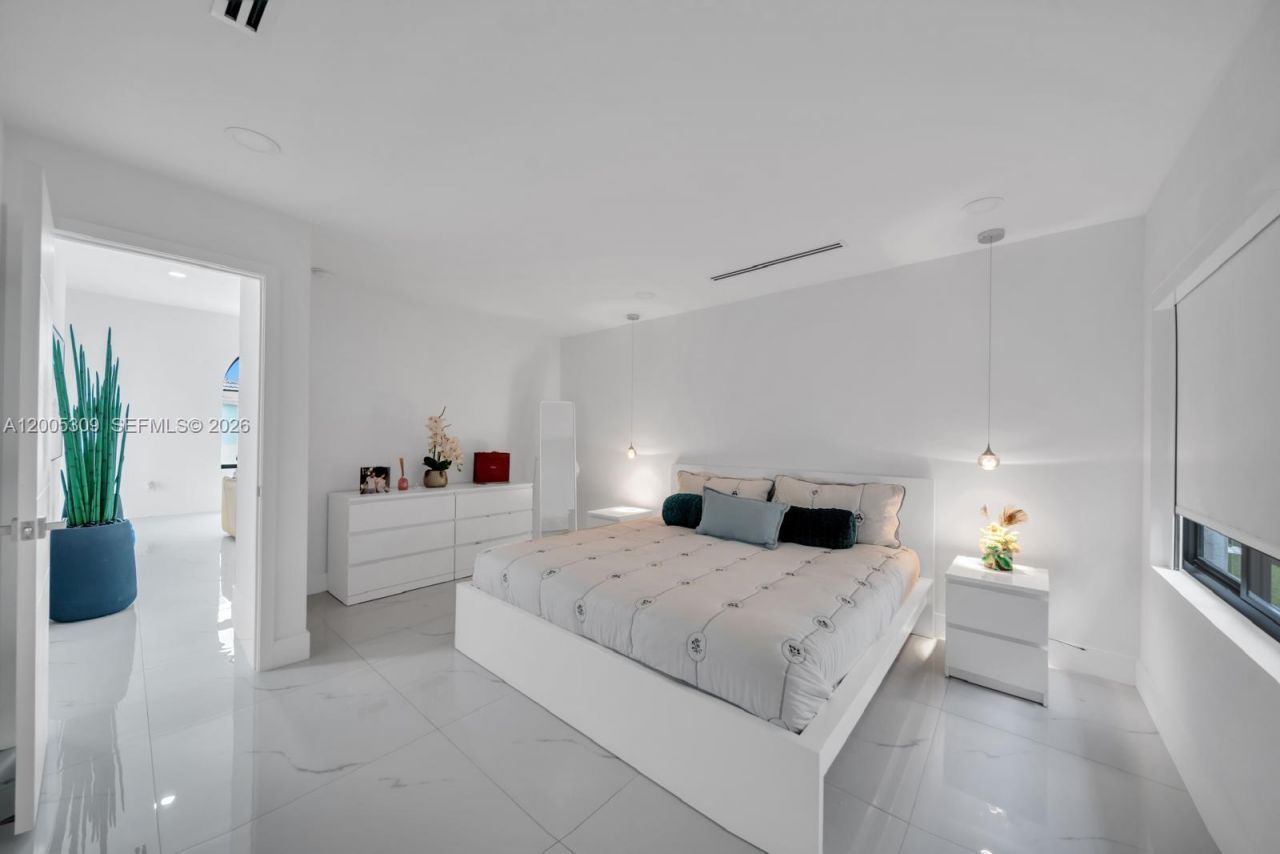 990 NW 131st Ave , Miami, FL 33182 Photo