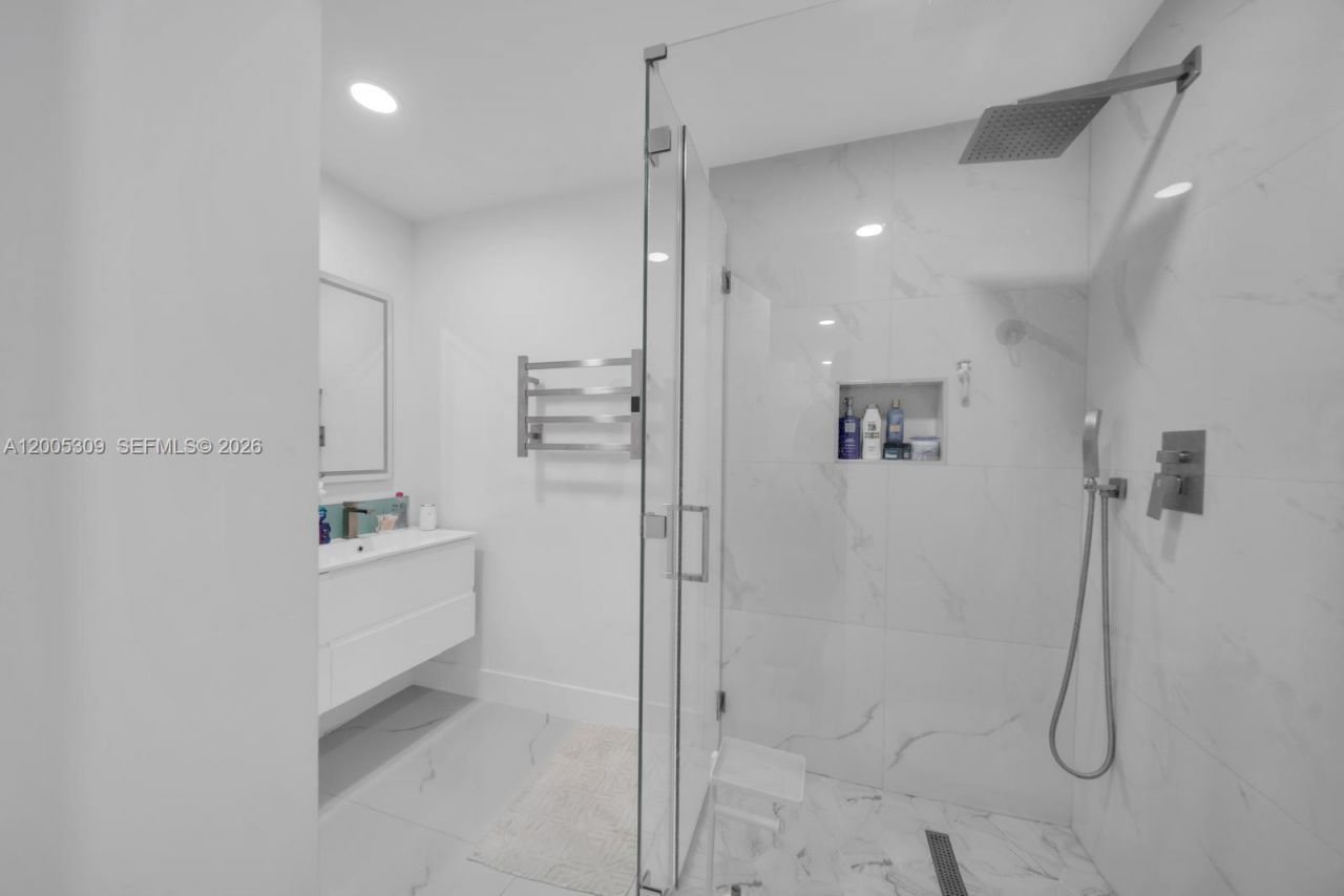 990 NW 131st Ave , Miami, FL 33182 Photo