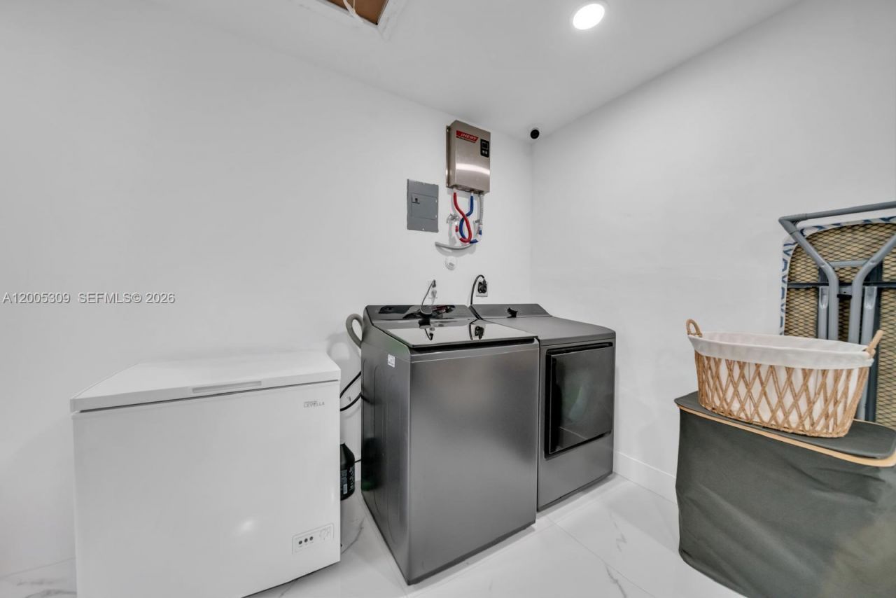 990 NW 131st Ave , Miami, FL 33182 Photo