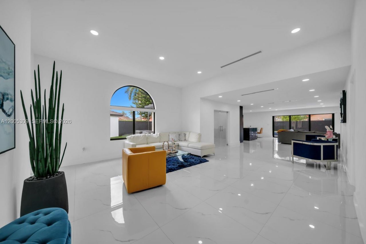 990 NW 131st Ave , Miami, FL 33182 Photo