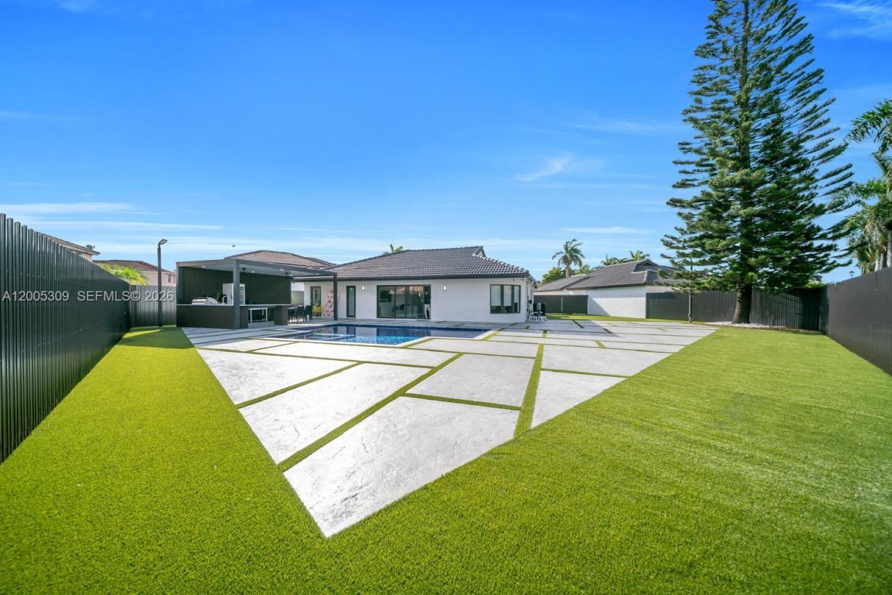 990 NW 131st Ave , Miami, FL 33182 Photo