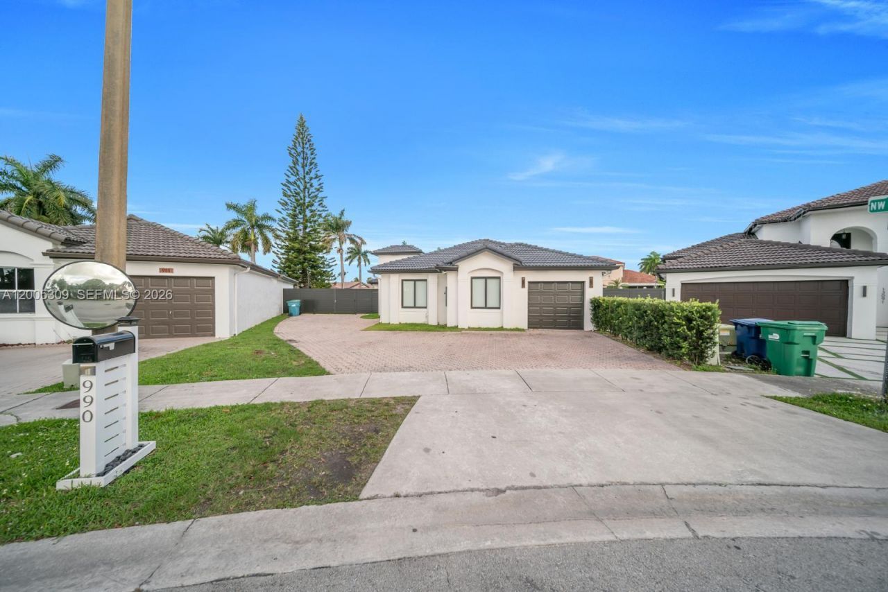 990 NW 131st Ave , Miami, FL 33182 Photo