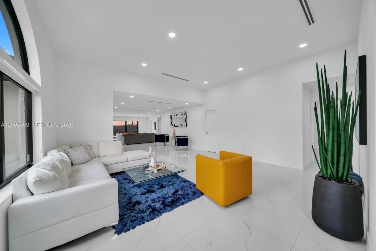 990 NW 131st Ave , Miami, FL 33182 Photo