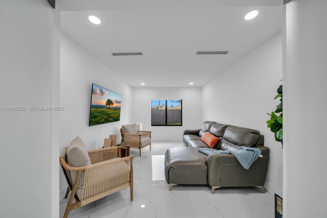 990 NW 131st Ave , Miami, FL 33182 Photo