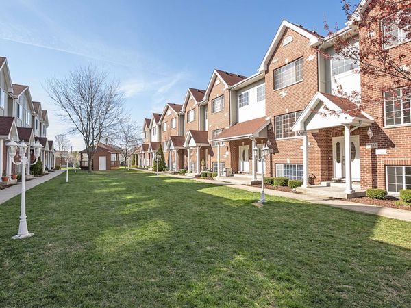 7204 W 83rd Street , Bridgeview, IL 60455