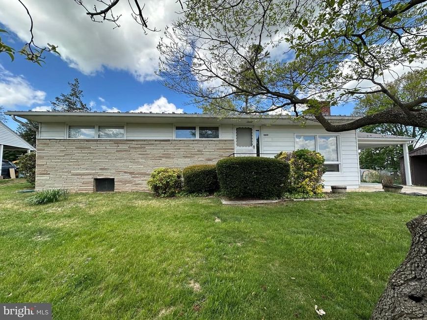 17724 Crest Drive, Hagerstown, MD 21740 Main Photo