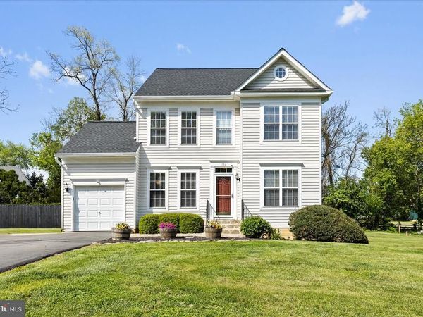 102 DELAWARE AVENUE, HAMILTON, VA 20158