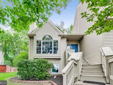 6147 STONEPATH CIRCLE, CENTREVILLE, VA 20120