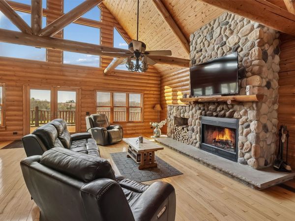 2489 Willow Bend Trail, St Charles, IA 50240