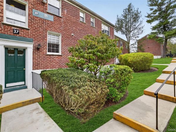 37 Fieldstone Drive, Unit E4, Hartsdale, NY 10530